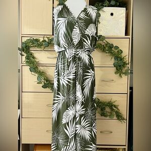 NWT Olive Mahina style floral jumpsuit Final Touch